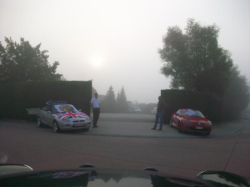 De groene Dendervallei ligt in de mist.JPG - Goedemorgen